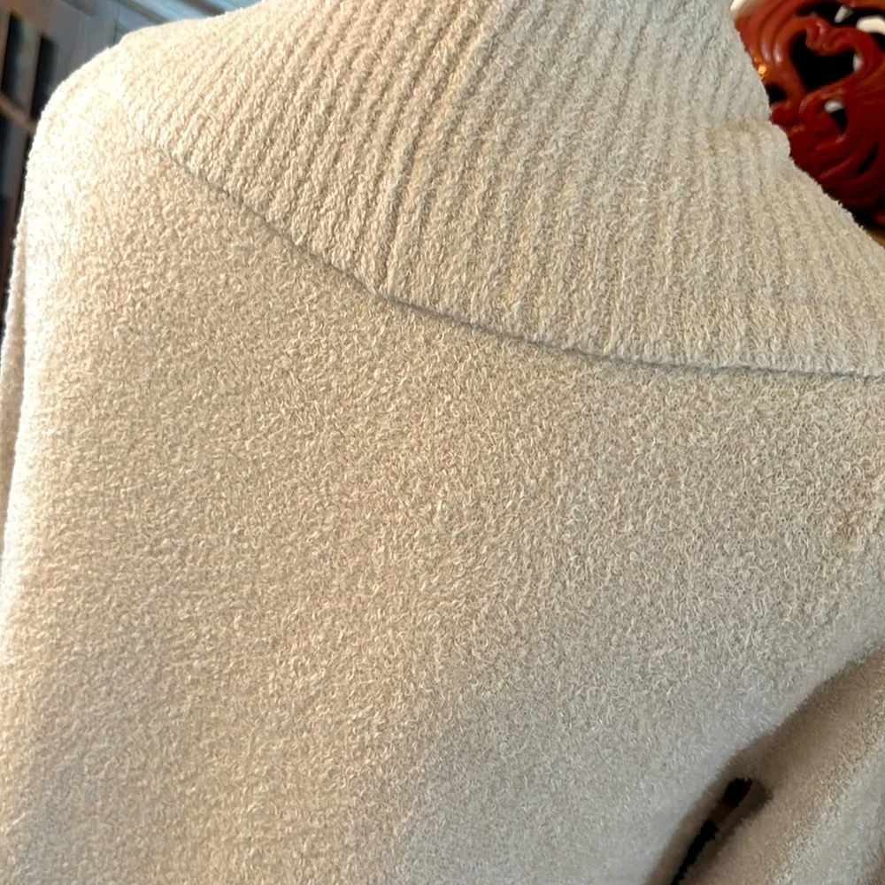 Barefoot Dreams Ivory Ribbed Shrug Sweater. Open Front | Neutral. Women’s Sz-M